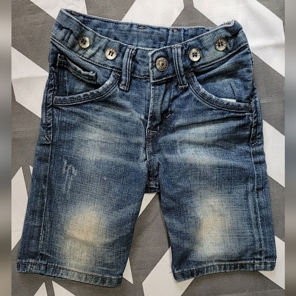 H&M size 1 1/2 -2 yrs denim Bermuda jean shorts